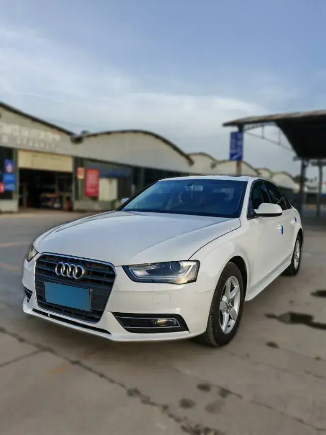2013 Audi A4L 2.0T 180HP L4 CVT