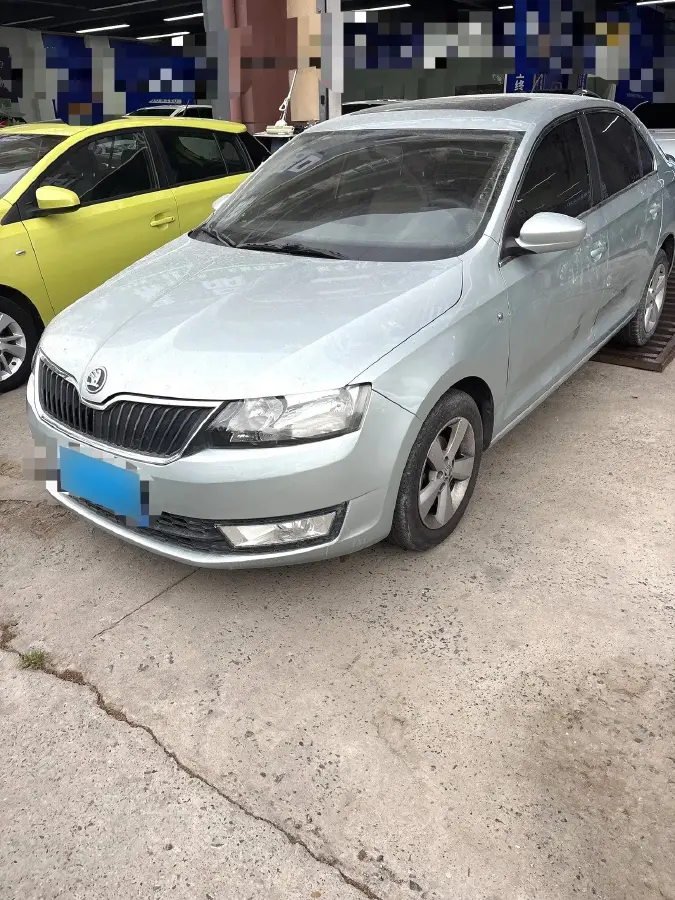 2013 Skoda Rapid 1.6L 110HP L4 5MT