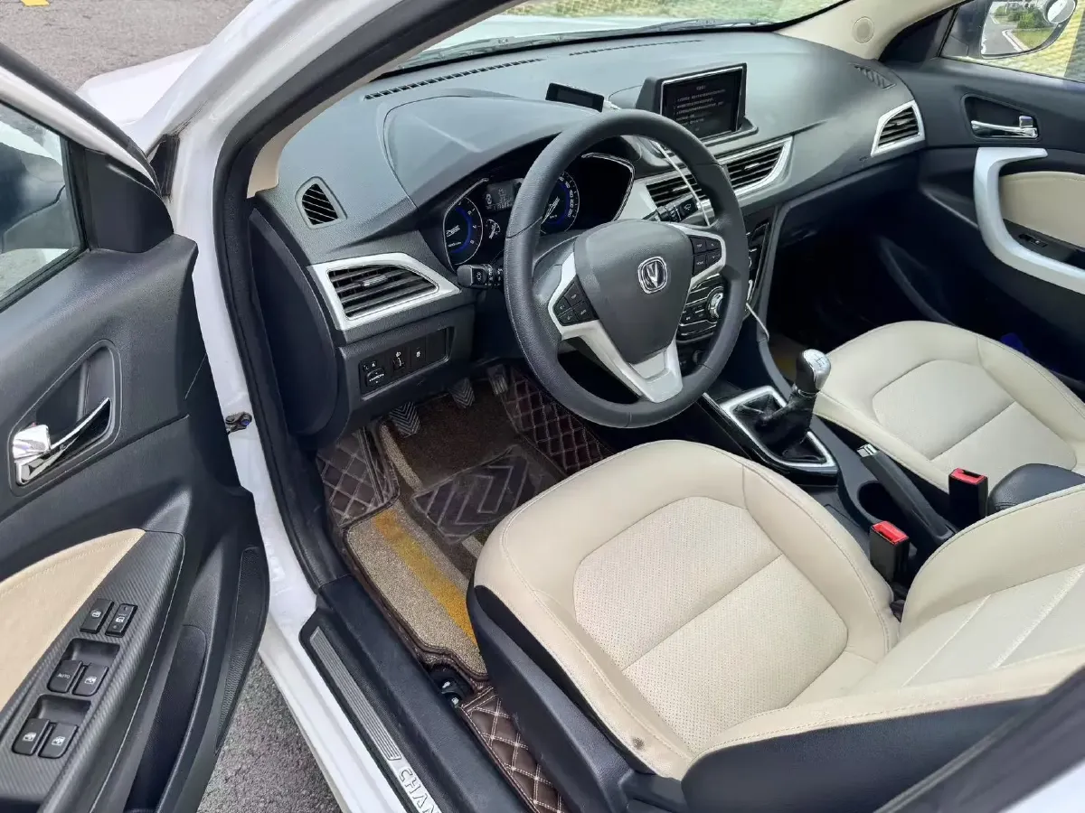 2015 ChangAn Alsvin V7 1.6L 124HP L4 5MT,autocango,china used car exporter,china ev exporter,chinese used car exporter,chinese used ev exporter