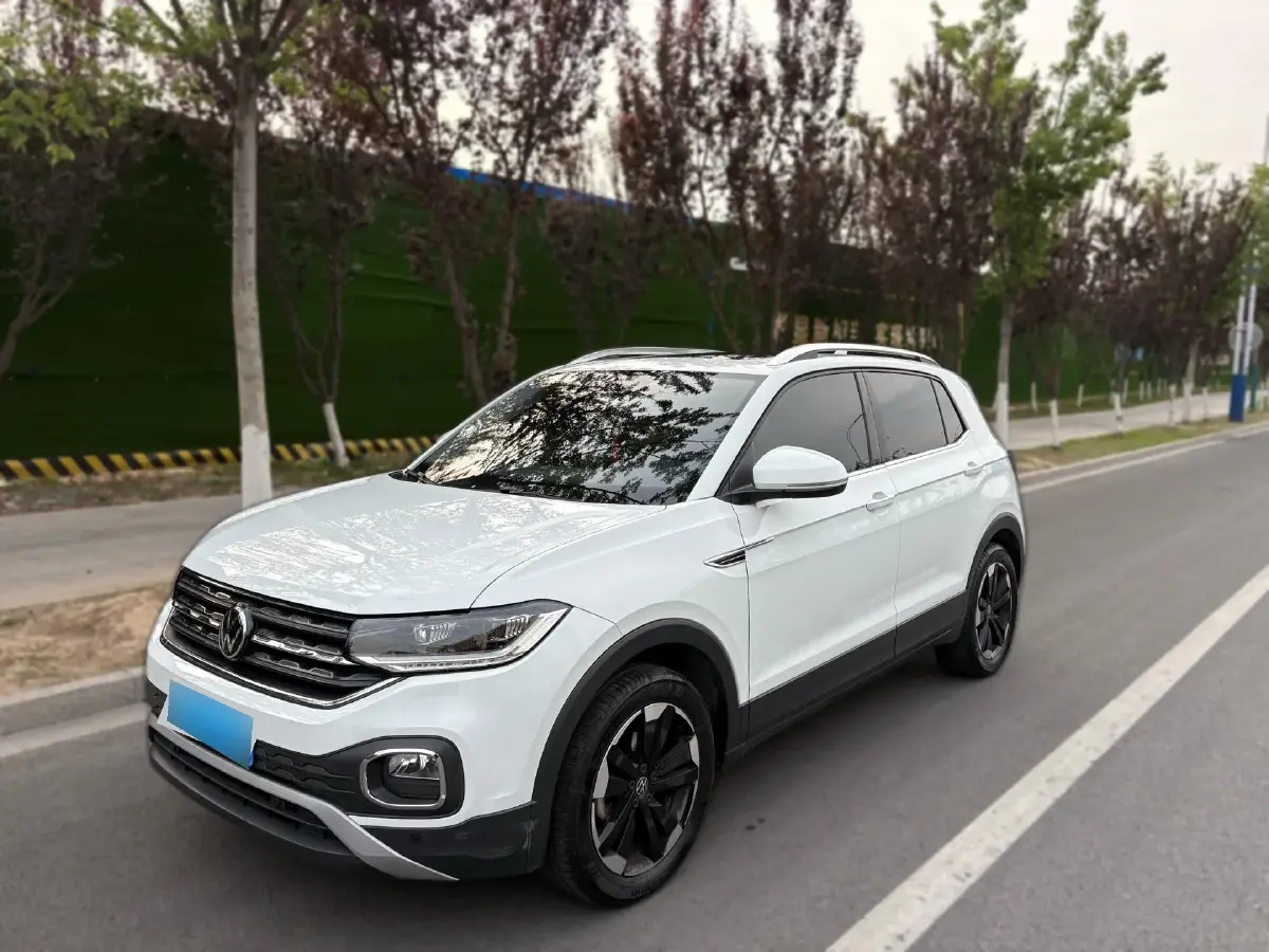 2021 Volkswagen Tacqua 1.2T 116HP L4 7DCT