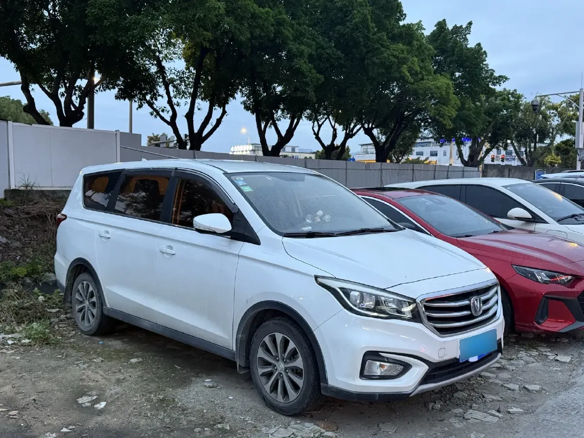 2017 ChangAn Linmax 1.6L 125HP L4 5MT,autocango,china used car exporter,china ev exporter,chinese used car exporter,chinese used ev exporter