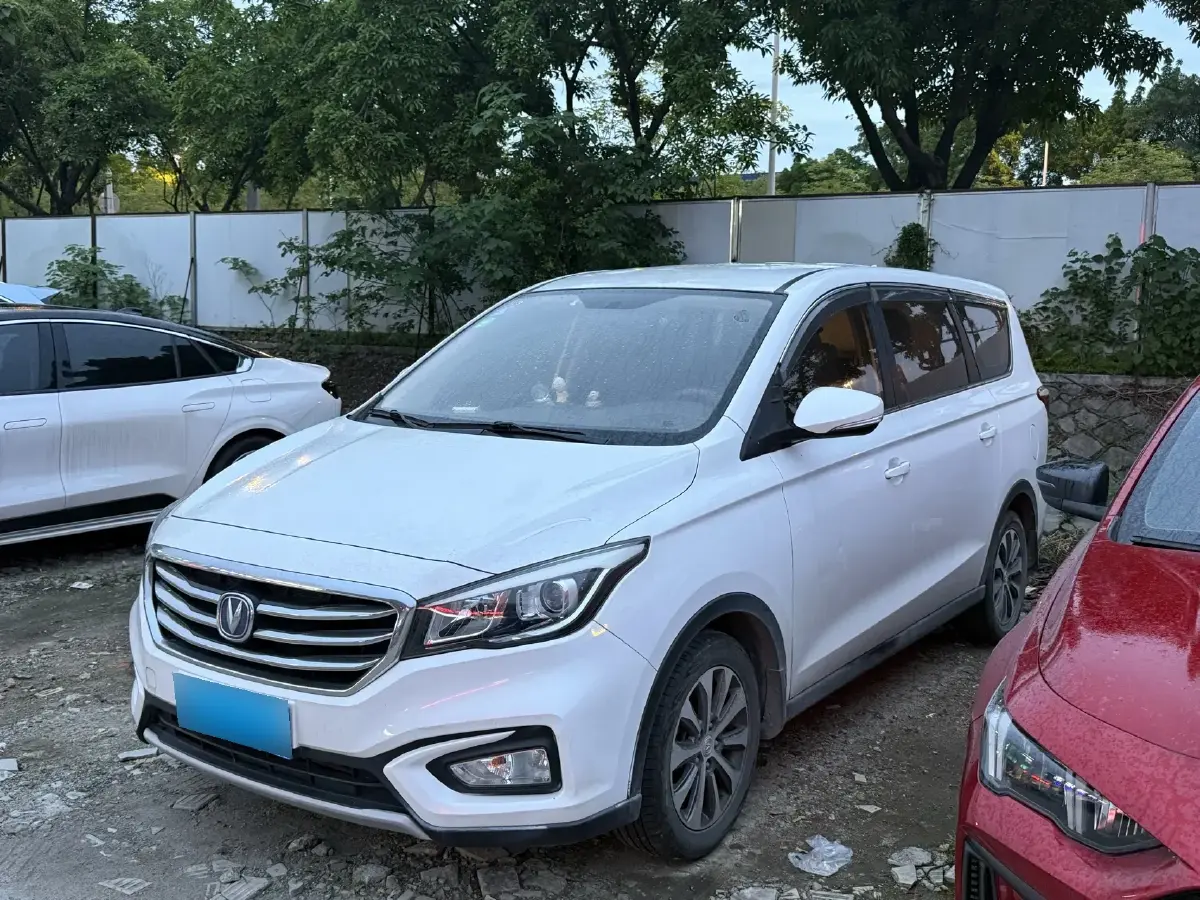 2017 ChangAn Linmax 1.6L 125HP L4 5MT