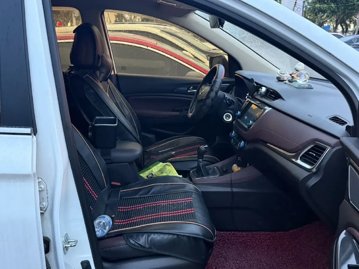 2017 ChangAn Linmax 1.6L 125HP L4 5MT,autocango,china used car exporter,china ev exporter,chinese used car exporter,chinese used ev exporter