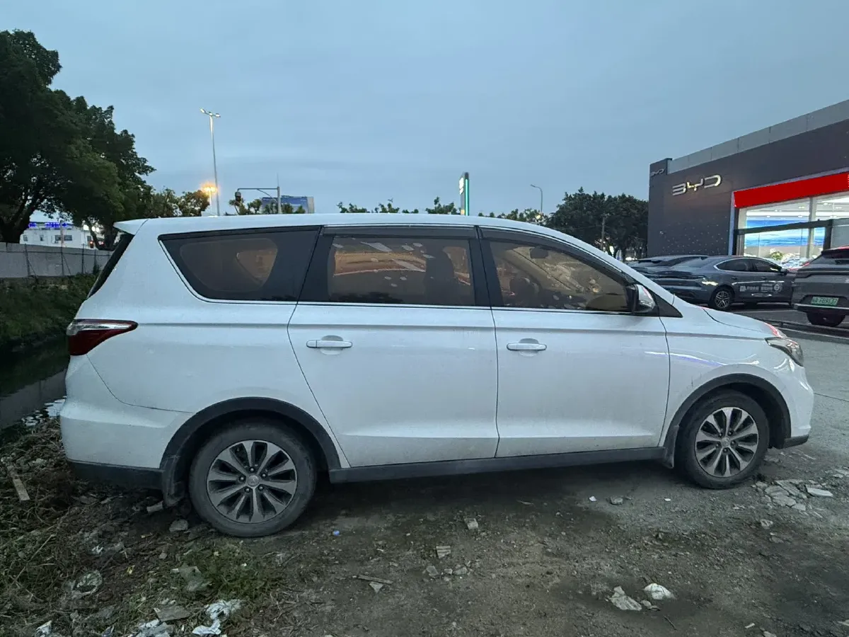 2017 ChangAn Linmax 1.6L 125HP L4 5MT,autocango,china used car exporter,china ev exporter,chinese used car exporter,chinese used ev exporter