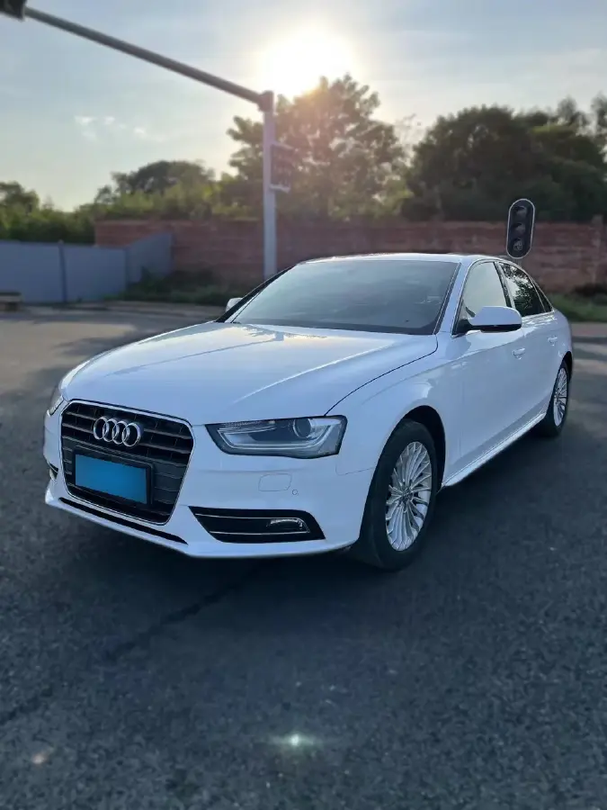 2015 Audi A4L 1.8T 160HP L4 CVT