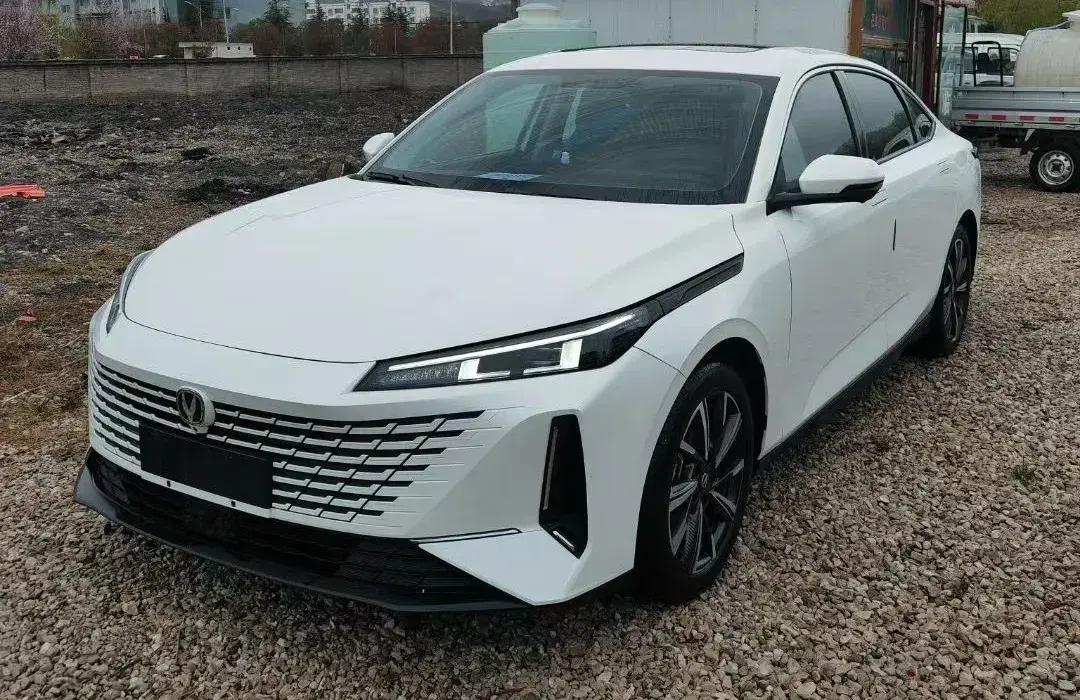 2023 ChangAn Lamore 1.5T 170HP L4 7DCT