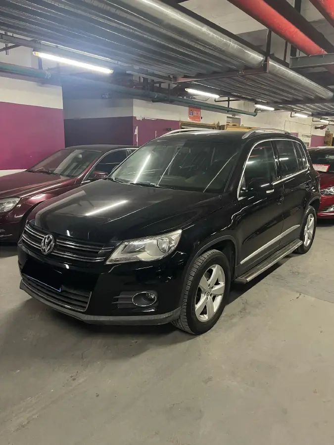 2012 Volkswagen Tiguan 2.0T 200HP L4 6AT