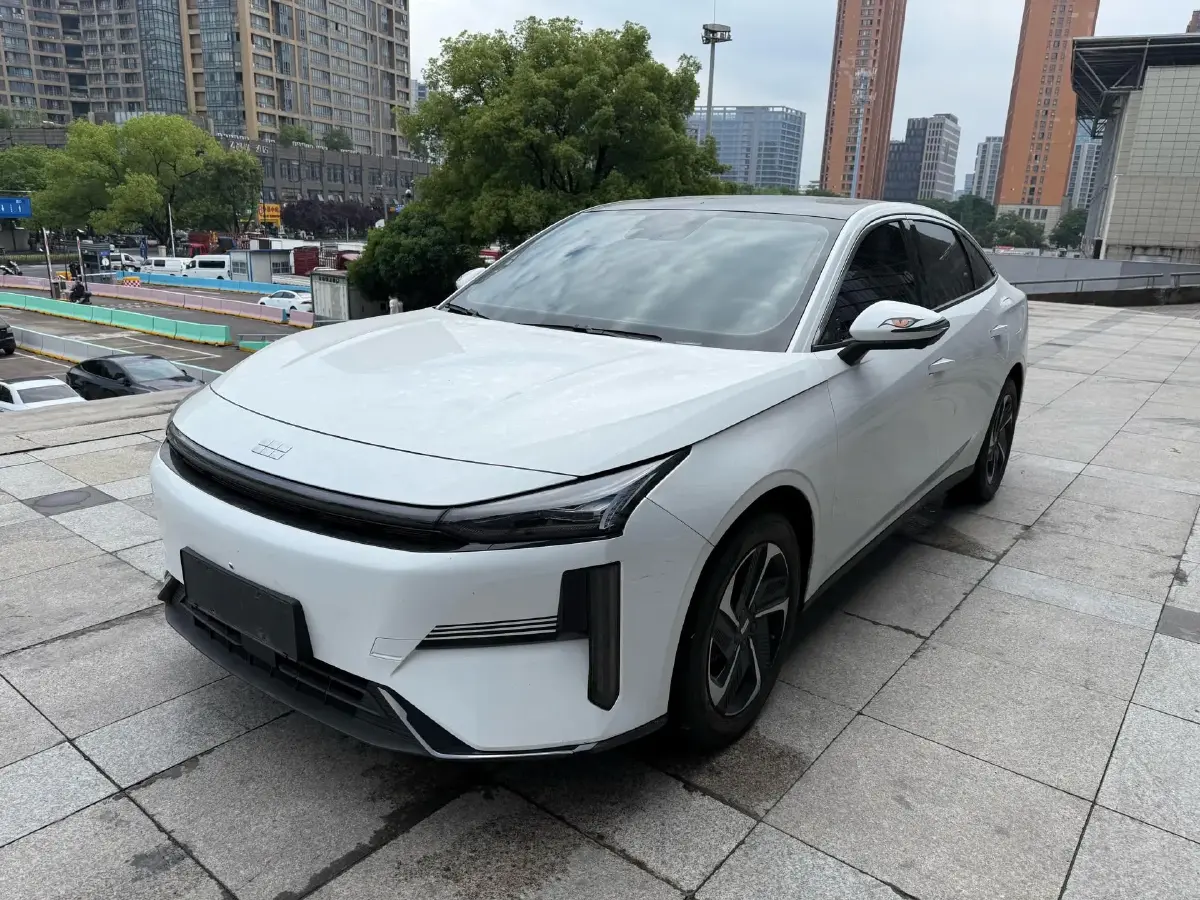 2023 Geely Galaxy L6 1.5T 163HP L4 3DHT PHEV