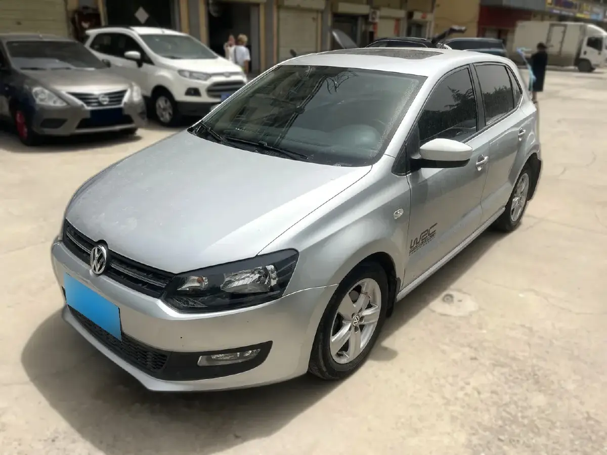 2011 Volkswagen Polo 1.4L 86HP L4 6AT