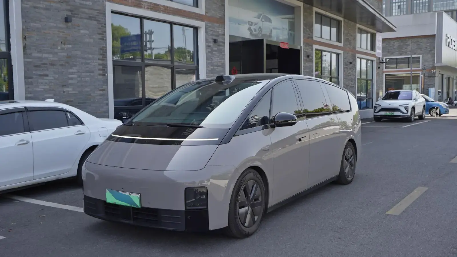 2024 Li MEGA BEV 102.7KWH