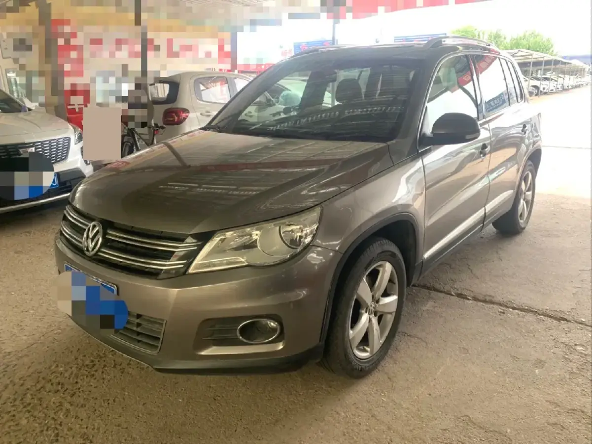 2010 Volkswagen Tiguan 2.0T 200HP L4 6AT