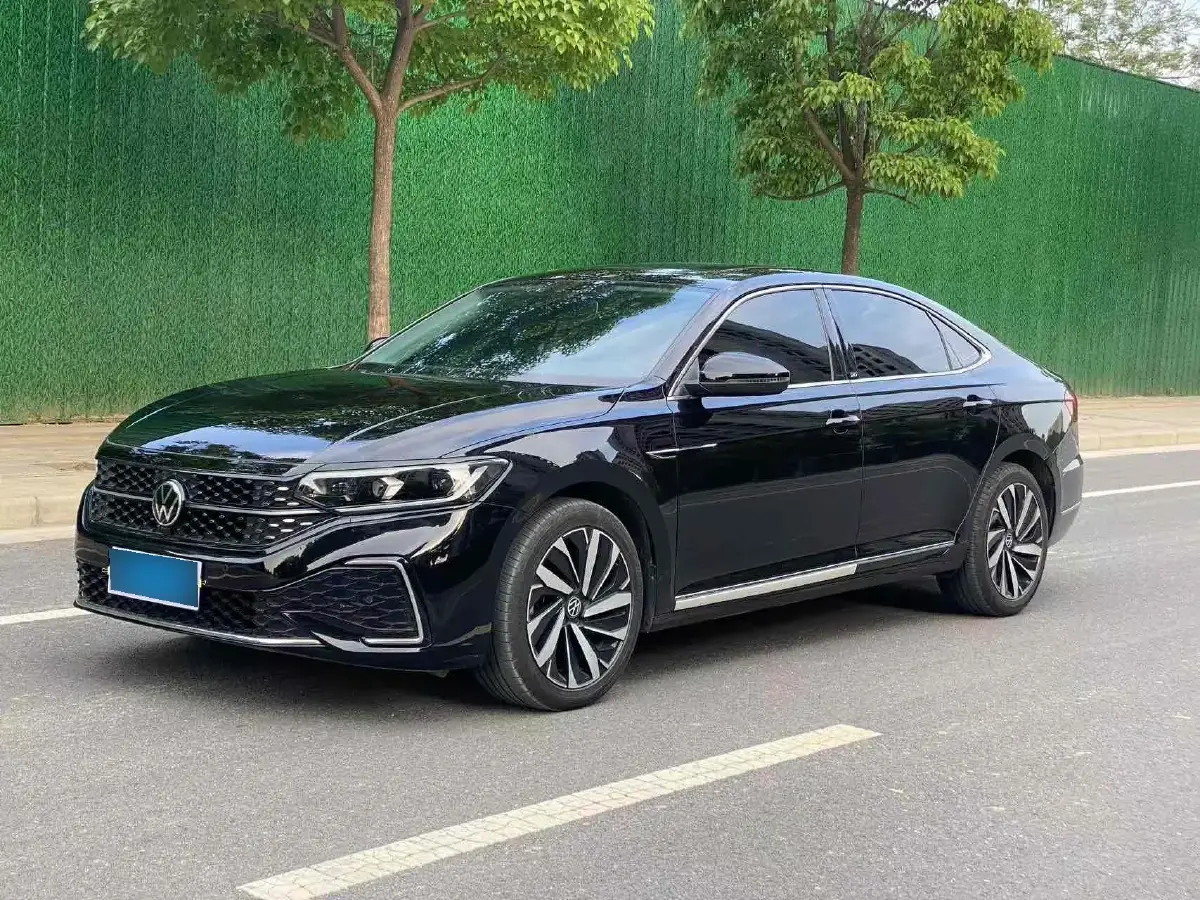 2022 Volkswagen Passat 2.0T 186HP L4 7DCT
