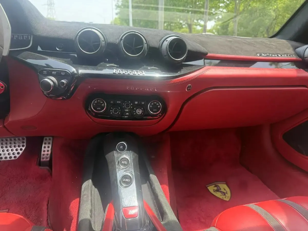 2013 Ferrari F12 berlinetta 6.3L 741HP V12 7DCT,autocango,china used car exporter,china ev exporter,chinese used car exporter,chinese used ev exporter