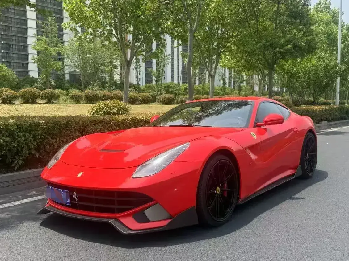 2013 Ferrari F12 berlinetta 6.3L 741HP V12 7DCT
