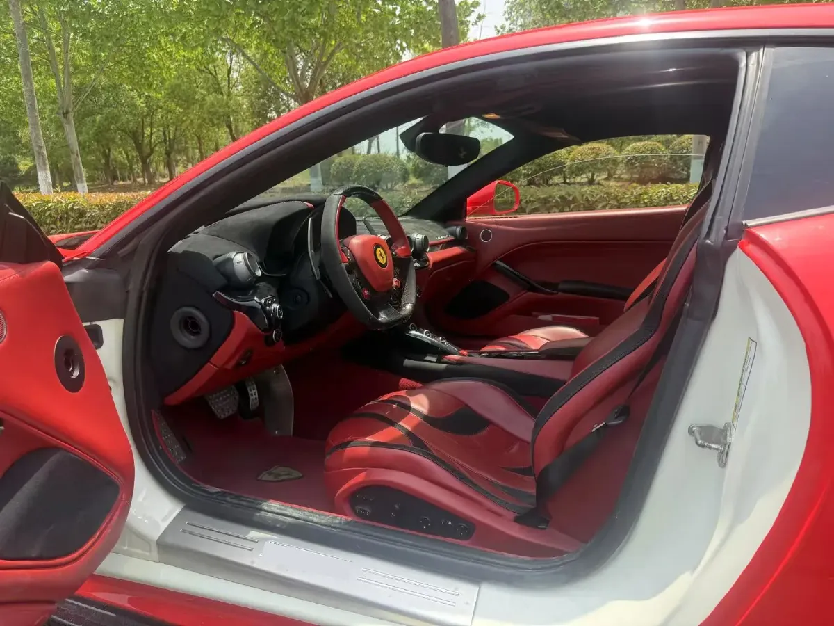 2013 Ferrari F12 berlinetta 6.3L 741HP V12 7DCT,autocango,china used car exporter,china ev exporter,chinese used car exporter,chinese used ev exporter