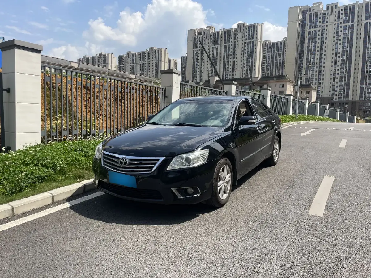 2010 Toyota Camry 2.0L 147HP L4 4AT