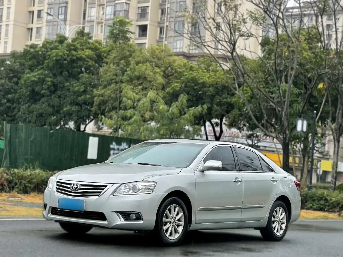 2011 Toyota Camry 2.0L 147HP L4 4AT