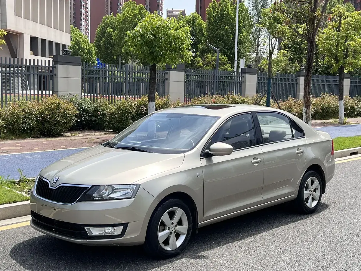 2015 Skoda Rapid 1.4L 90HP L4 5MT