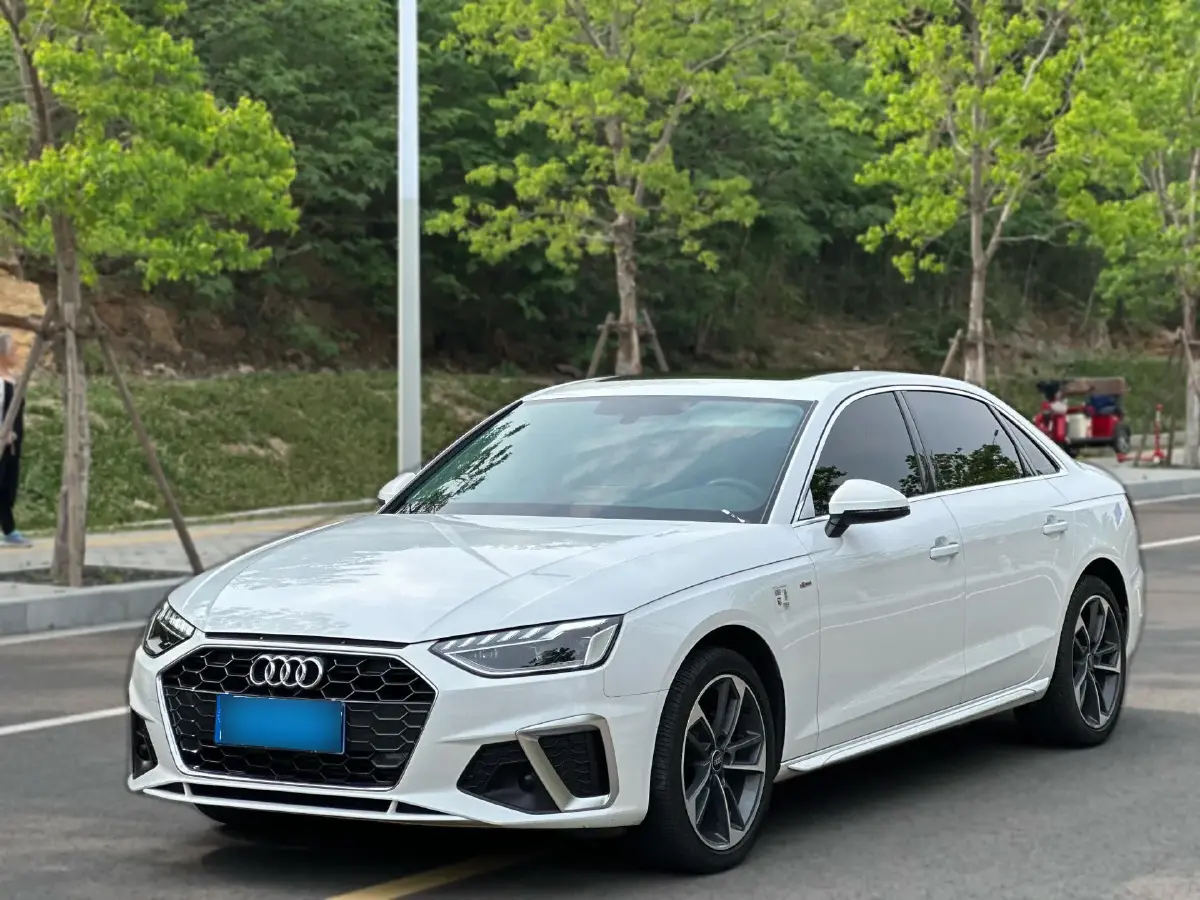 2023 Audi A4L 2.0T 190HP L4 7DCT