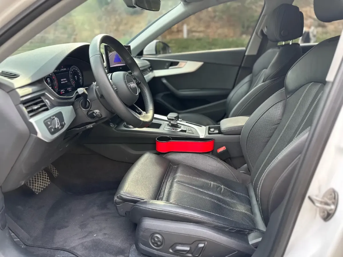 2023 Audi A4L 2.0T 190HP L4 7DCT,autocango,china used car exporter,china ev exporter,chinese used car exporter,chinese used ev exporter