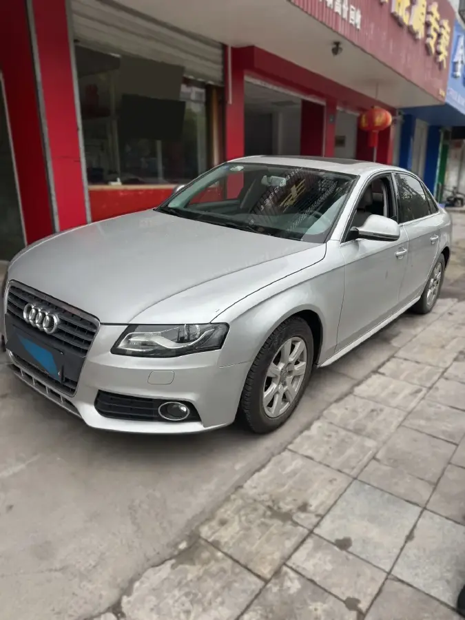 2010 Audi A4L 2.0T 180HP L4 CVT