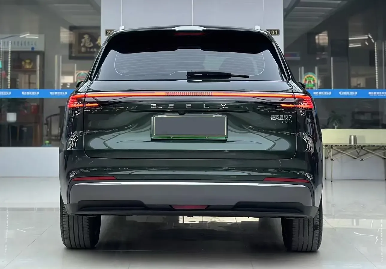 2025 Geely Galaxy Starship 7 EM-i 1.5L 112HP L4 1DHT PHEV 19.09KWH,autocango,china used car exporter,china ev exporter,chinese used car exporter,chinese used ev exporter