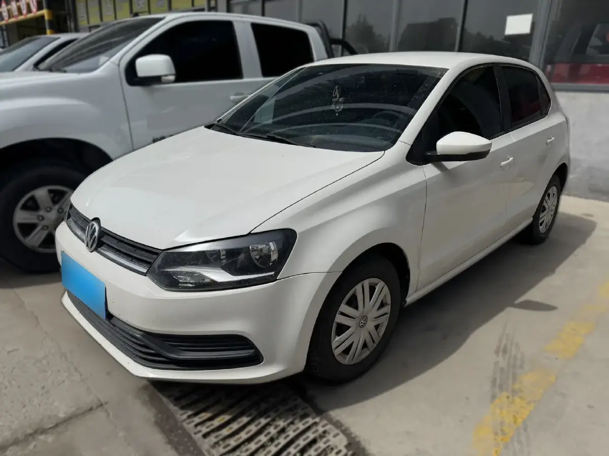 2016 Volkswagen Polo 1.4L 90HP L4 6AT