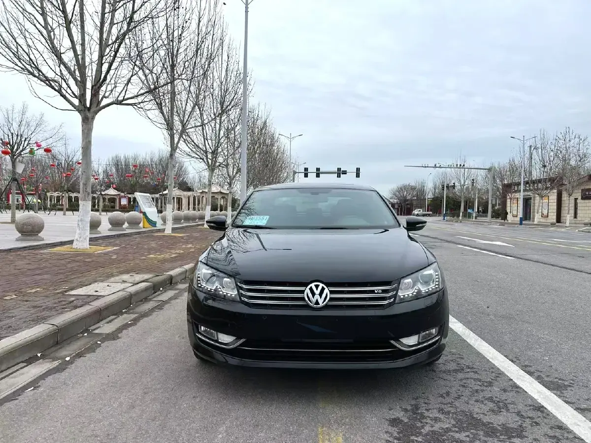 2011 Volkswagen Passat 2.0T 200HP L4 6DCT