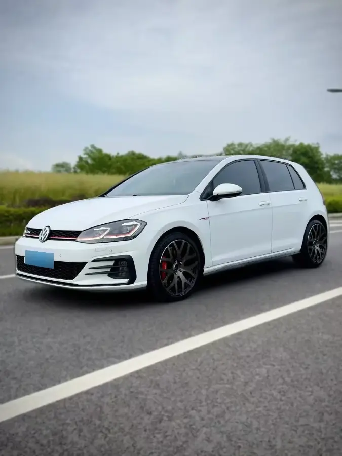 2018 Volkswagen GolfGTI 2.0T 220HP L4 7DCT