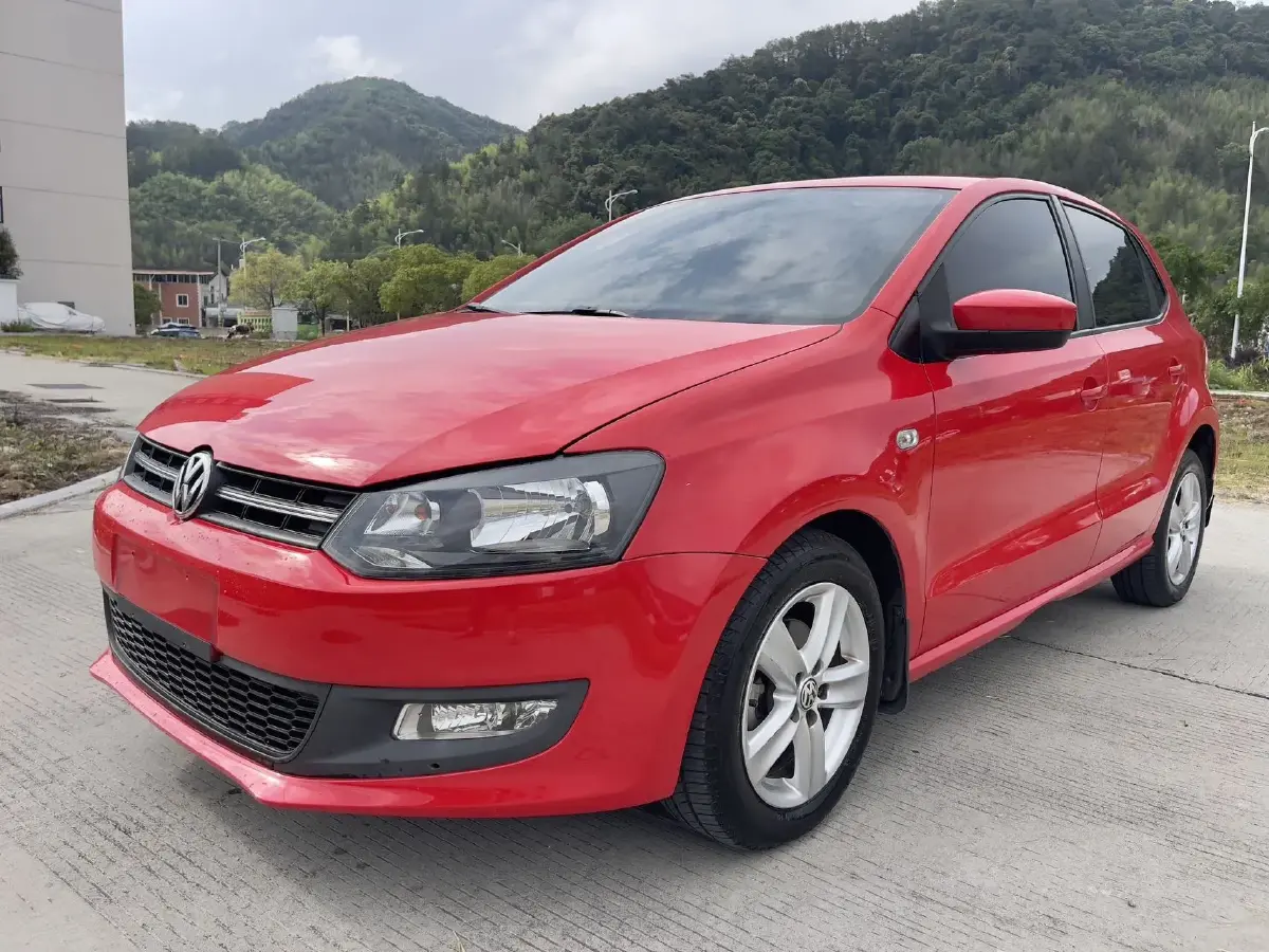 2013 Volkswagen Polo 1.4L 86HP L4 5MT