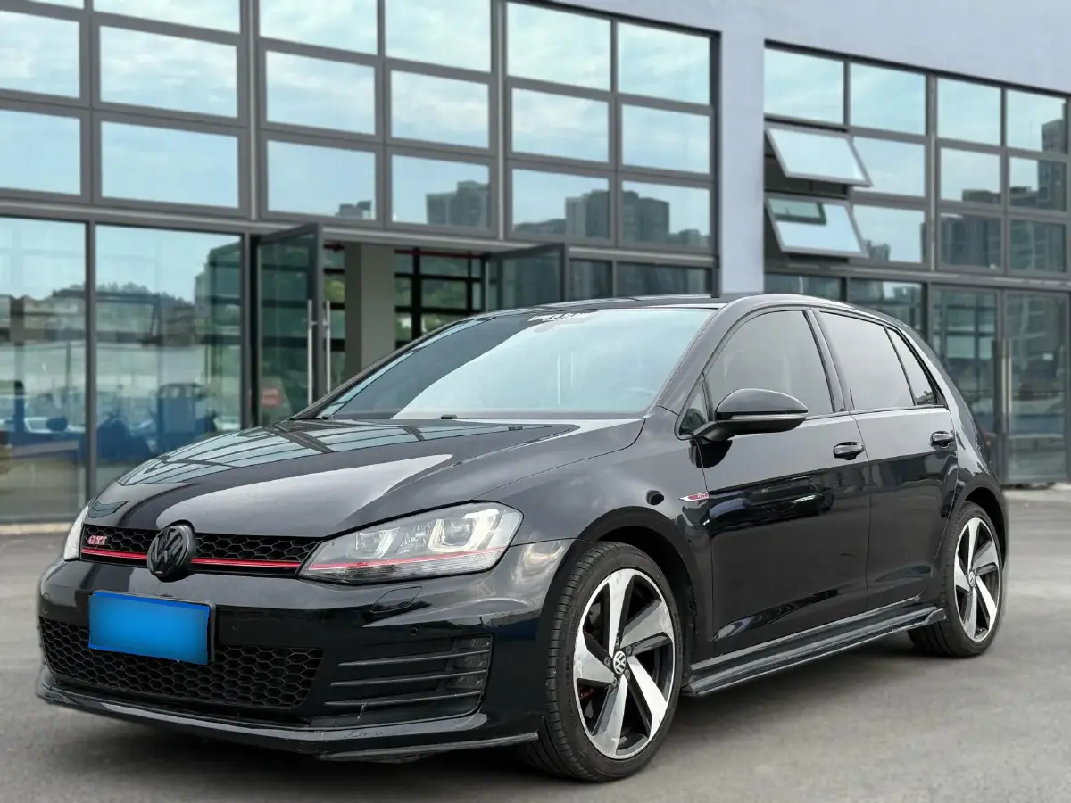 2016 Volkswagen GolfGTI 2.0T 220HP L4 7DCT
