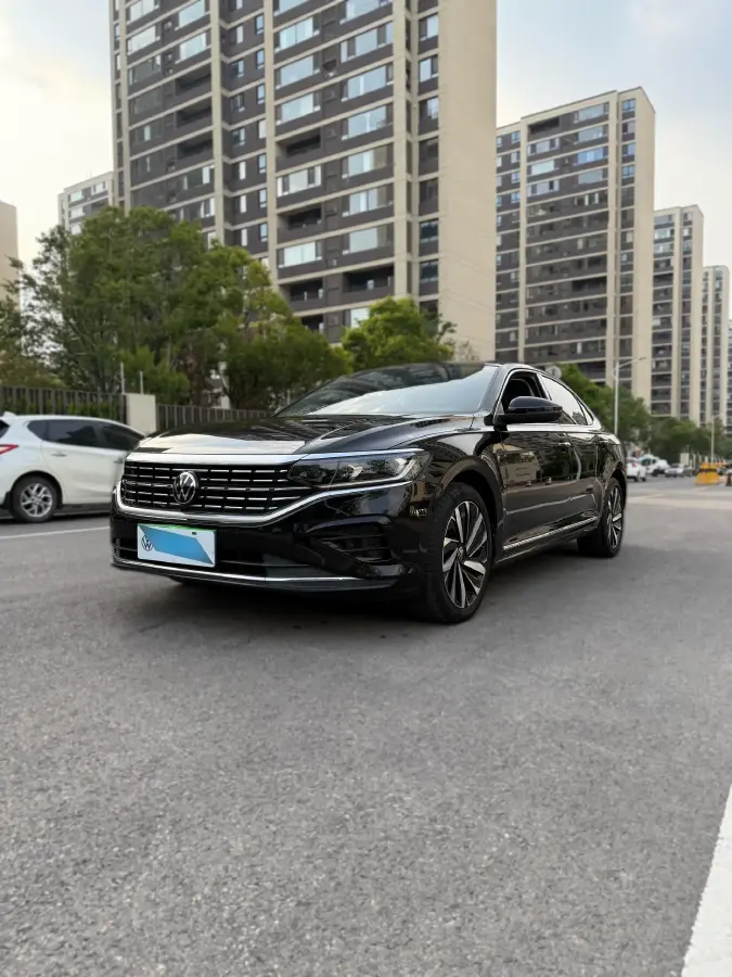 2022 Volkswagen Passat 2.0T 186HP L4 7DCT