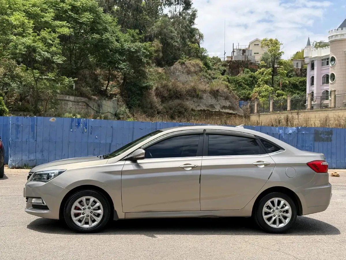 2016 ChangAn Alsvin V7 1.6L 124HP L4 4AT,autocango,china used car exporter,china ev exporter,chinese used car exporter,chinese used ev exporter