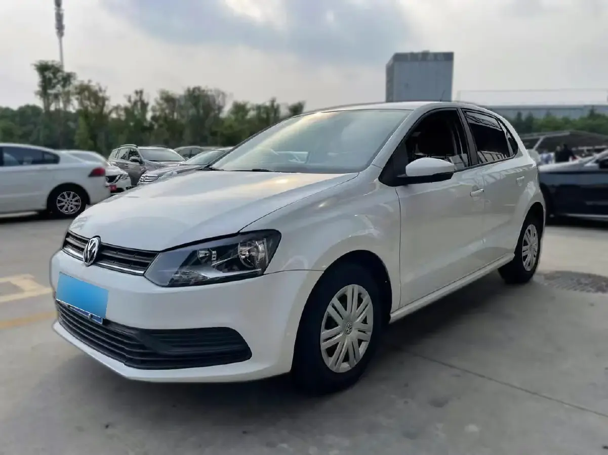 2016 Volkswagen Polo 1.4L 90HP L4 6AT