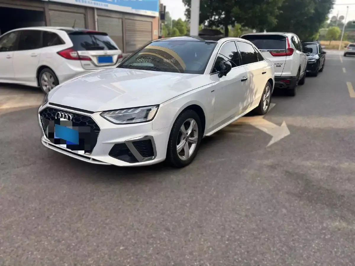2020 Audi A4L 2.0T 150HP L4 7DCT