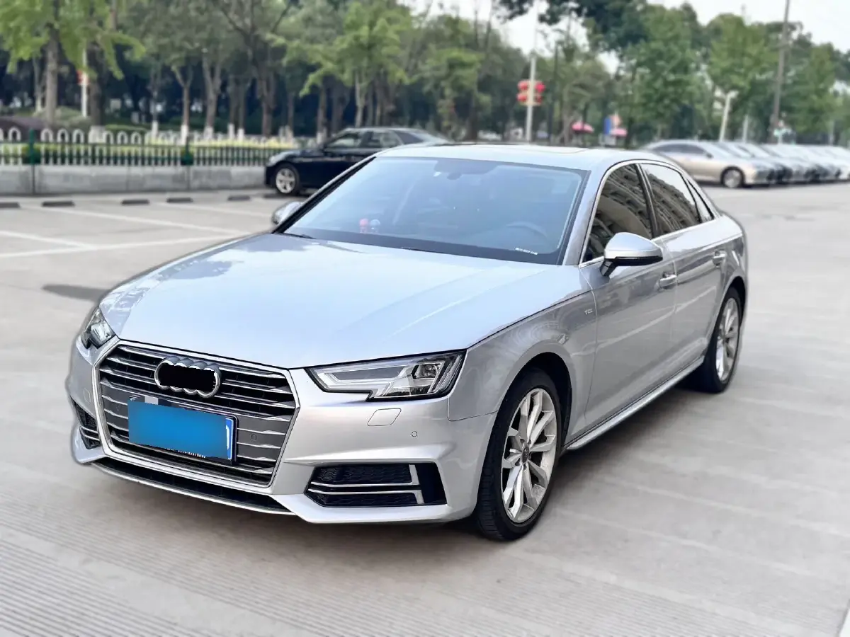 2018 Audi A4L 2.0T 190HP L4 7DCT