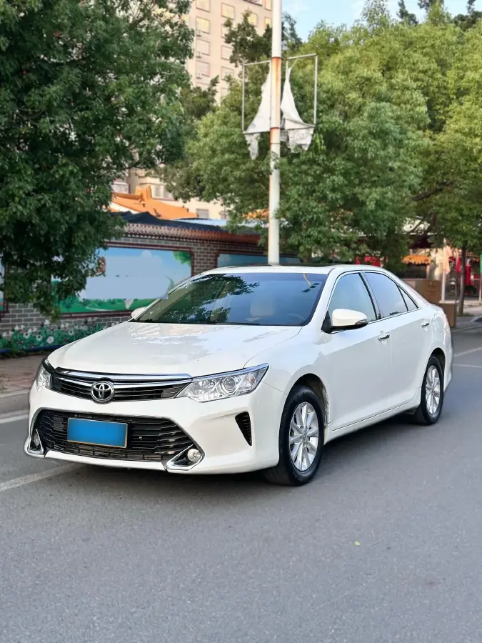 2015 Toyota Camry 2.0L 167HP L4 6AT