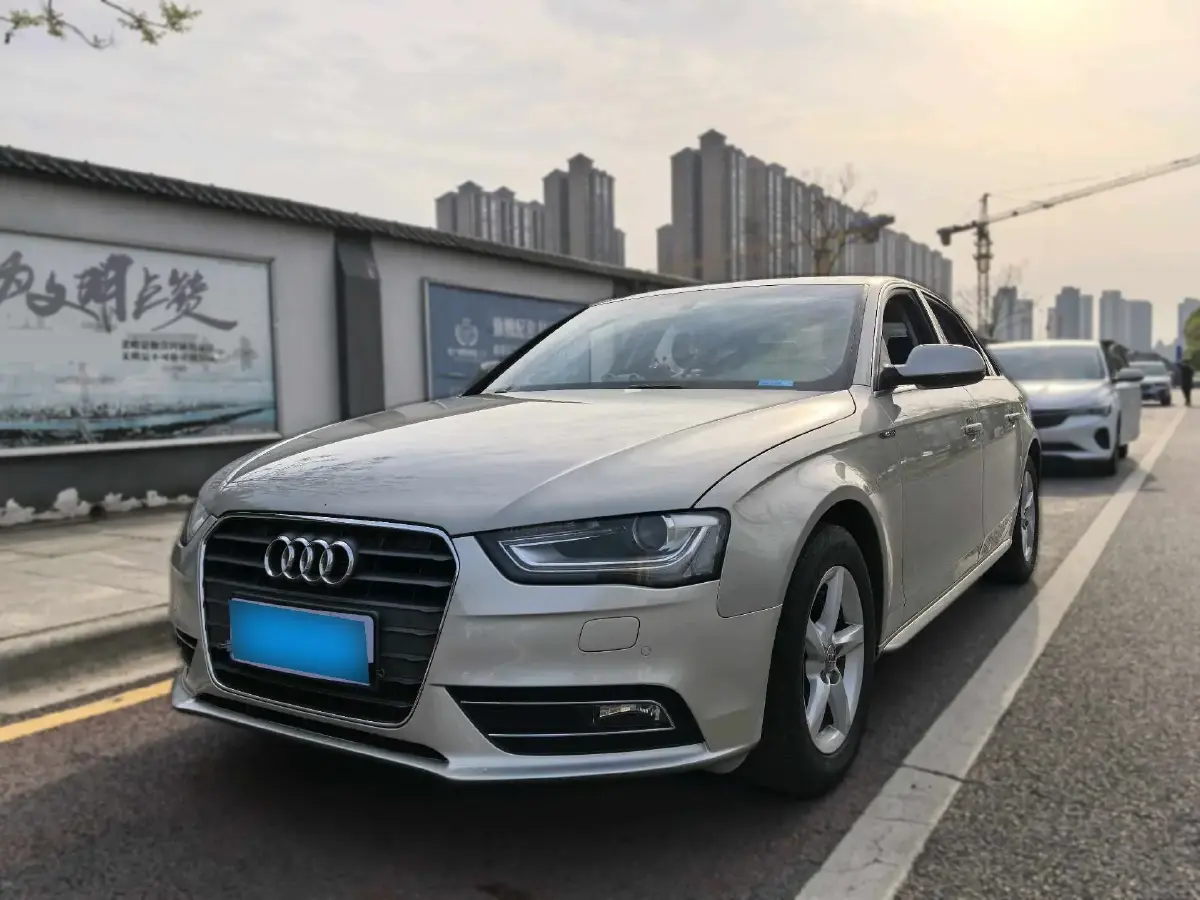2015 Audi A4L 1.8T 160HP L4 CVT