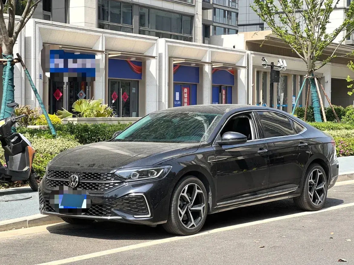 2022 Volkswagen Passat 2.0T 186HP L4 7DCT