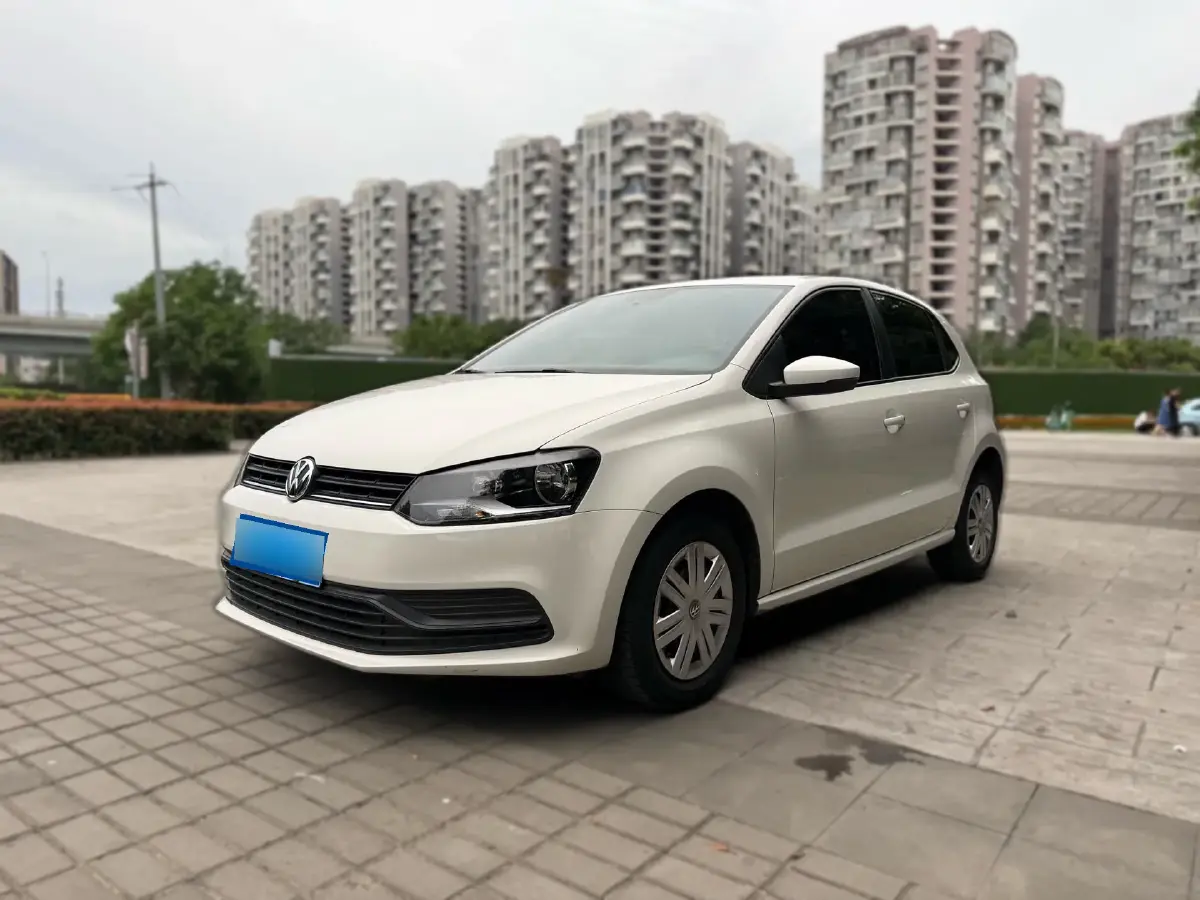 2016 Volkswagen Polo 1.4L 90HP L4 6AT