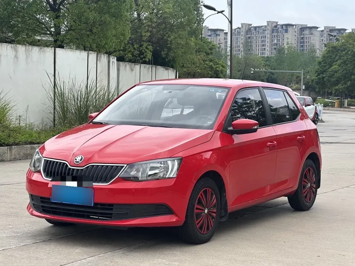 2015 Skoda Fabia 1.4L 90HP L4 6AT,autocango,china used car exporter,china ev exporter,chinese used car exporter,chinese used ev exporter