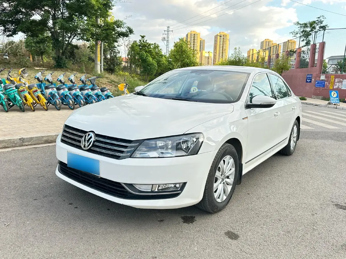 2014 Volkswagen Passat 1.8T 160HP L4 7DCT