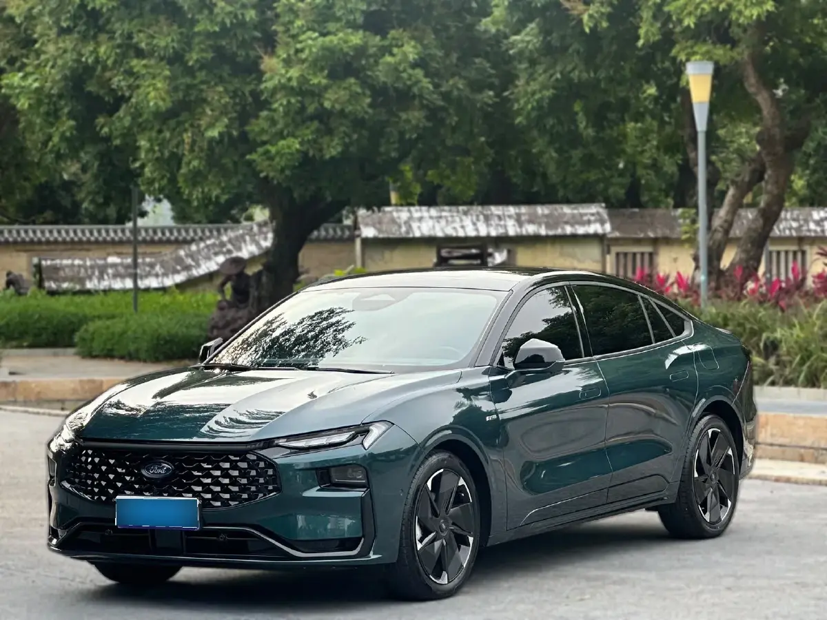 2023 Ford Mondeo 1.5T 190HP L4 E-CVT Hybrid