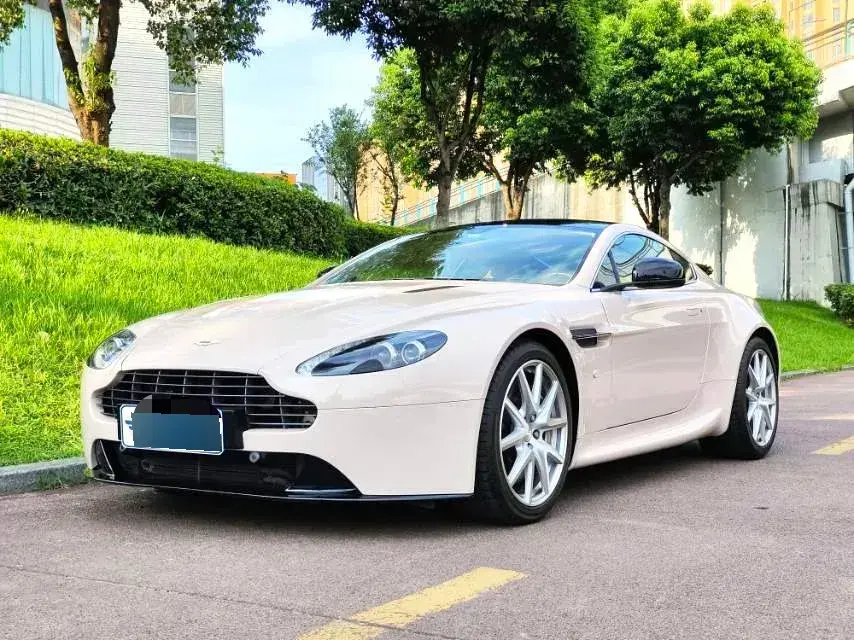 2010 Aston Martin Rapide 6.0L 477HP V12 6AT