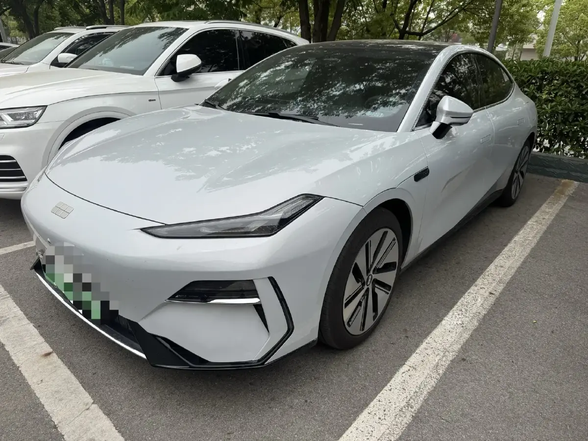 2024 Geely Galaxy E8 BEV 76KWH