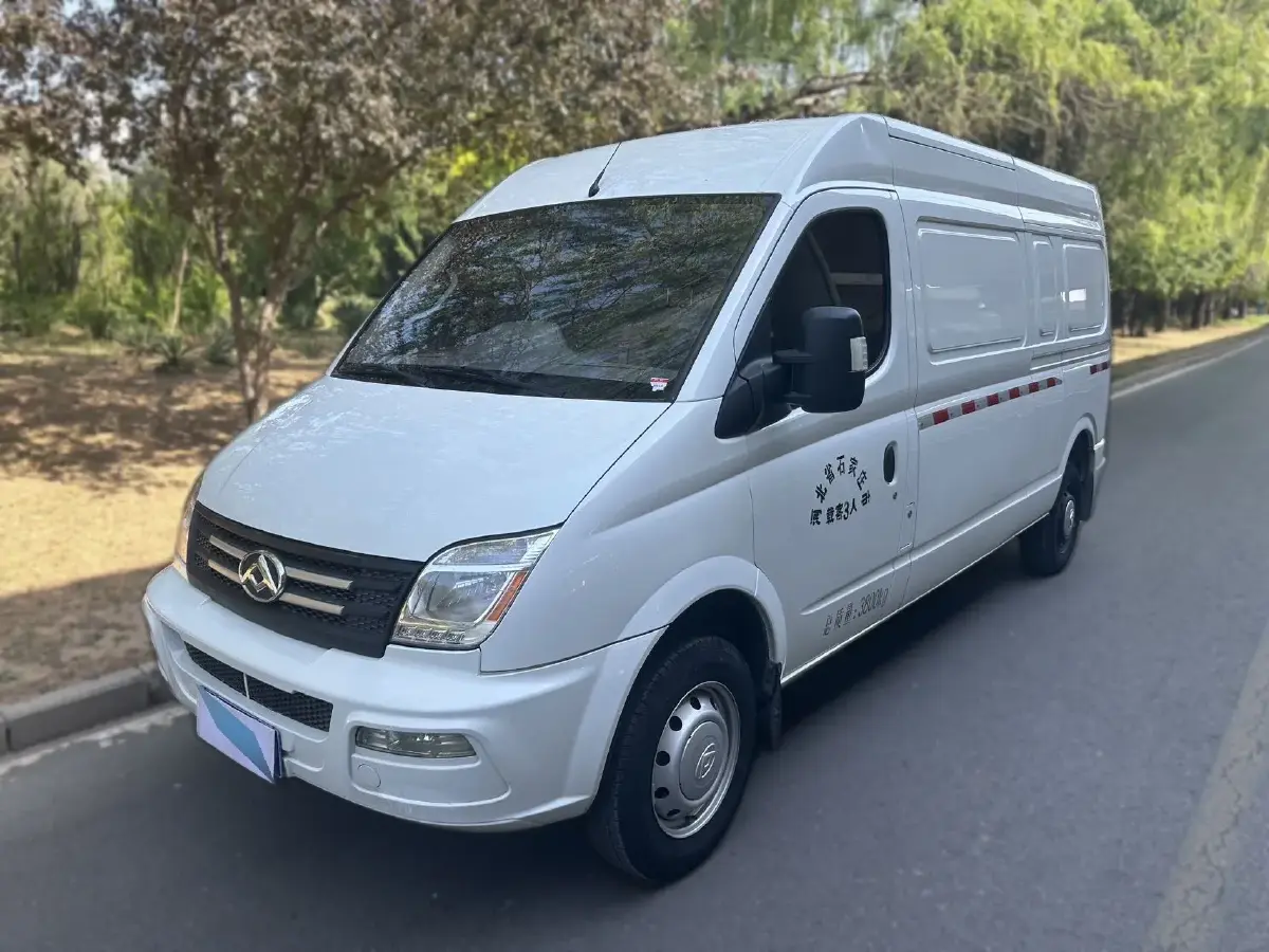 2021 MAXUS XinTu V80 2.0T 127HP L4 6AMT