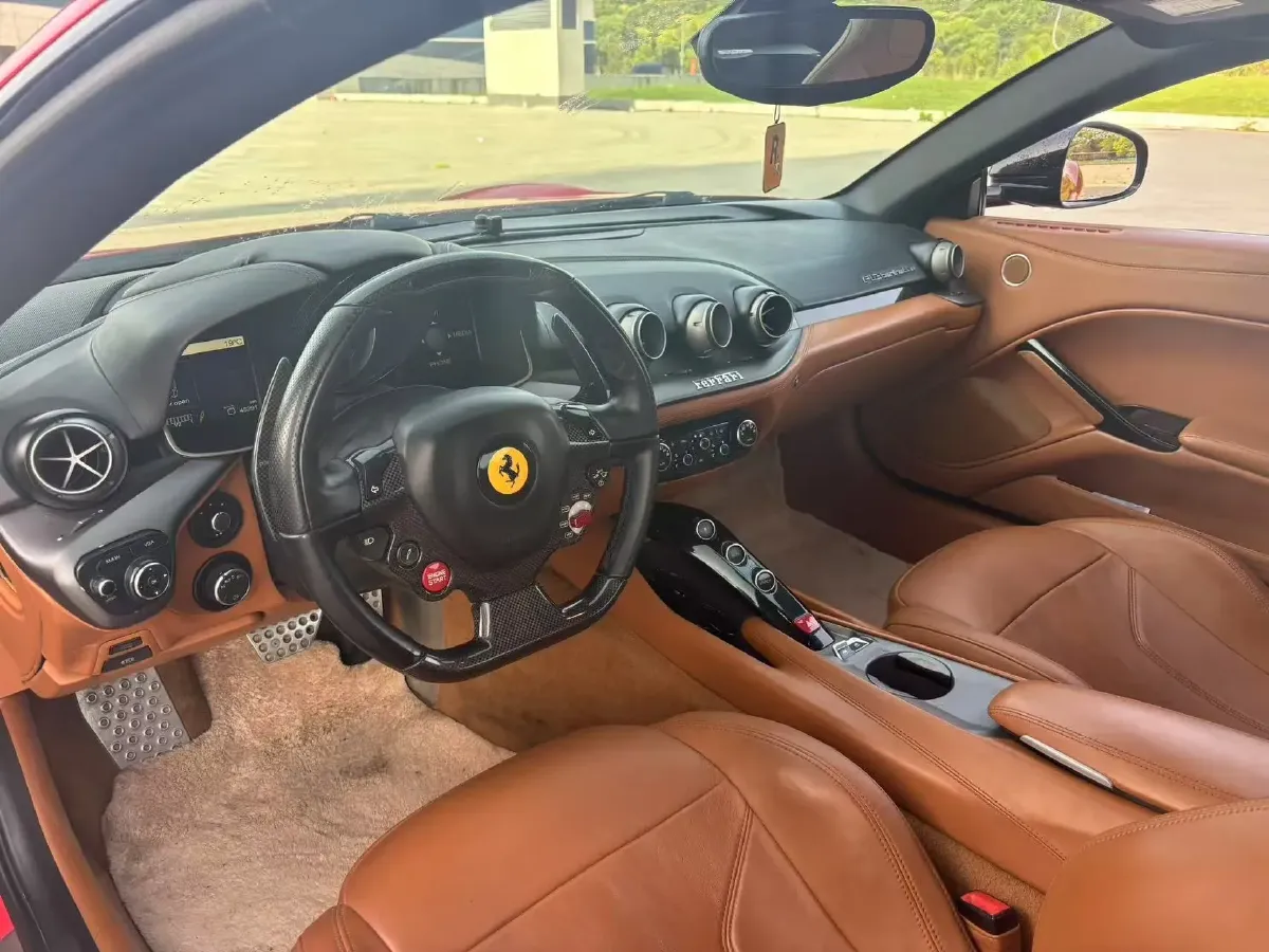 2013 Ferrari F12 berlinetta 6.3L 741HP V12 7DCT,autocango,china used car exporter,china ev exporter,chinese used car exporter,chinese used ev exporter