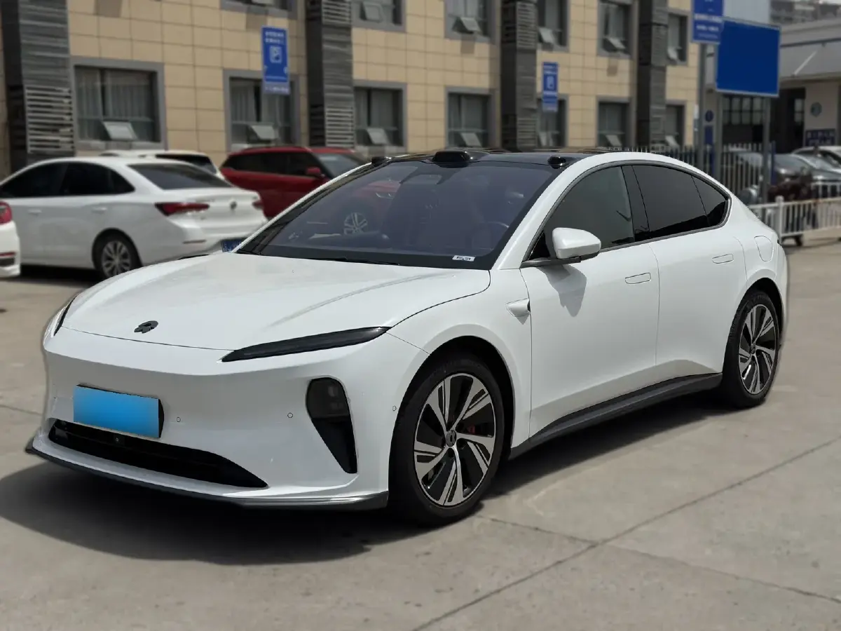 2022 NIO ET5 BEV 75KWH