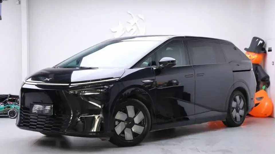 2024 Xpeng X9 BEV 101.5KWH