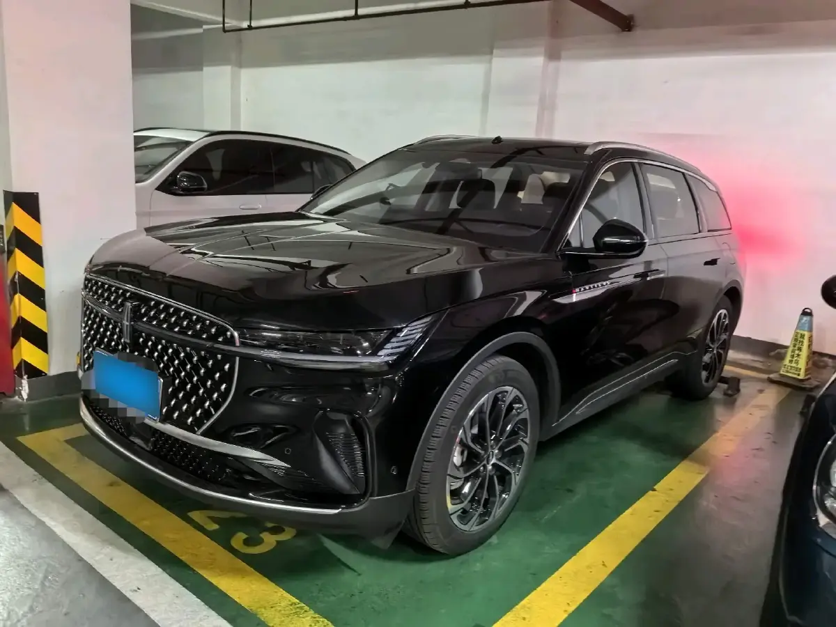 2023 Lincoln Nautilus 2.0T 261HP L4 8AT